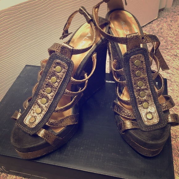 Aldo women's wedge sandle - Picture 2 of 6